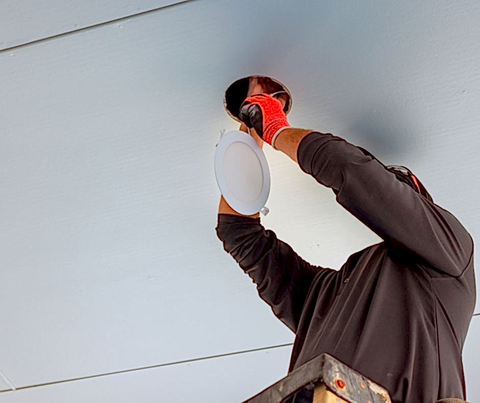 Risks-of-DIY-Electrical-Repairs Risks of DIY Electrical Repairs